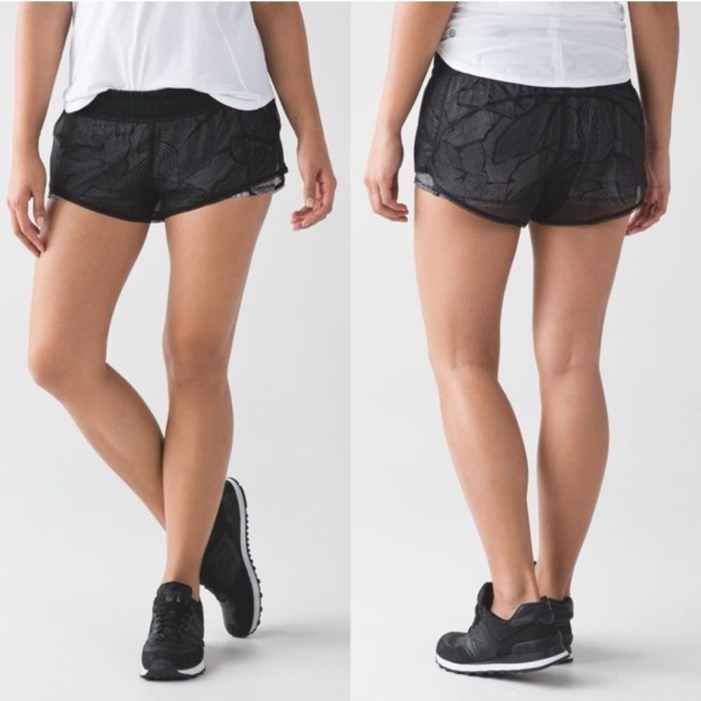 Lululemon City Sky Run by mesh black patterned short size 10